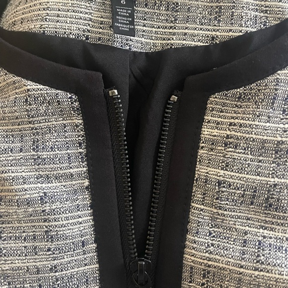 New White House Black Market tweed jacket size 6, pit 17”, sleeve 18”length 22” - Picture 3 of 4